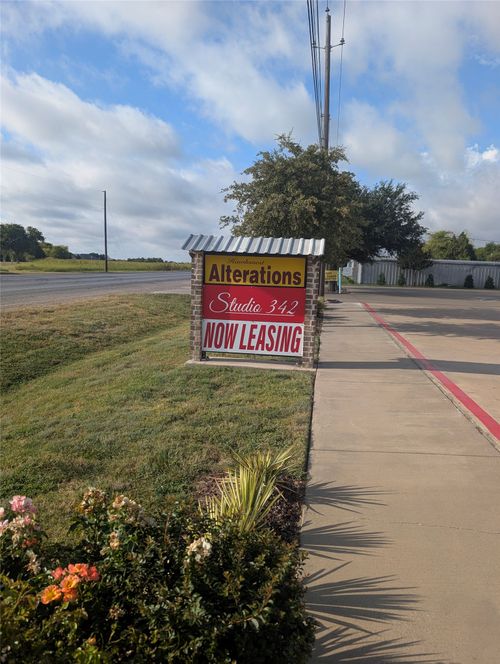 431 N State Highway 342, Red Oak, TX, 75154-4671 | Card Image