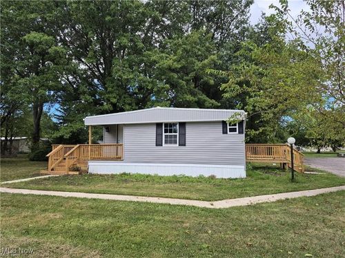 100 Chaucer Ct, Elyria, OH, 44035-4722 | Card Image