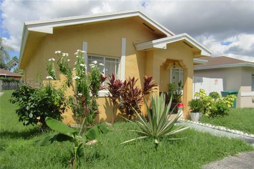 942 Sw 8th Pl, Florida City, FL, 33034-5542 | Card Image