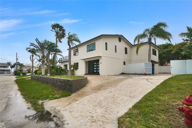 401 Wilma Cir, House other with 4 bedrooms, 3 bathrooms and null parking in Riviera Beach FL | Image 4