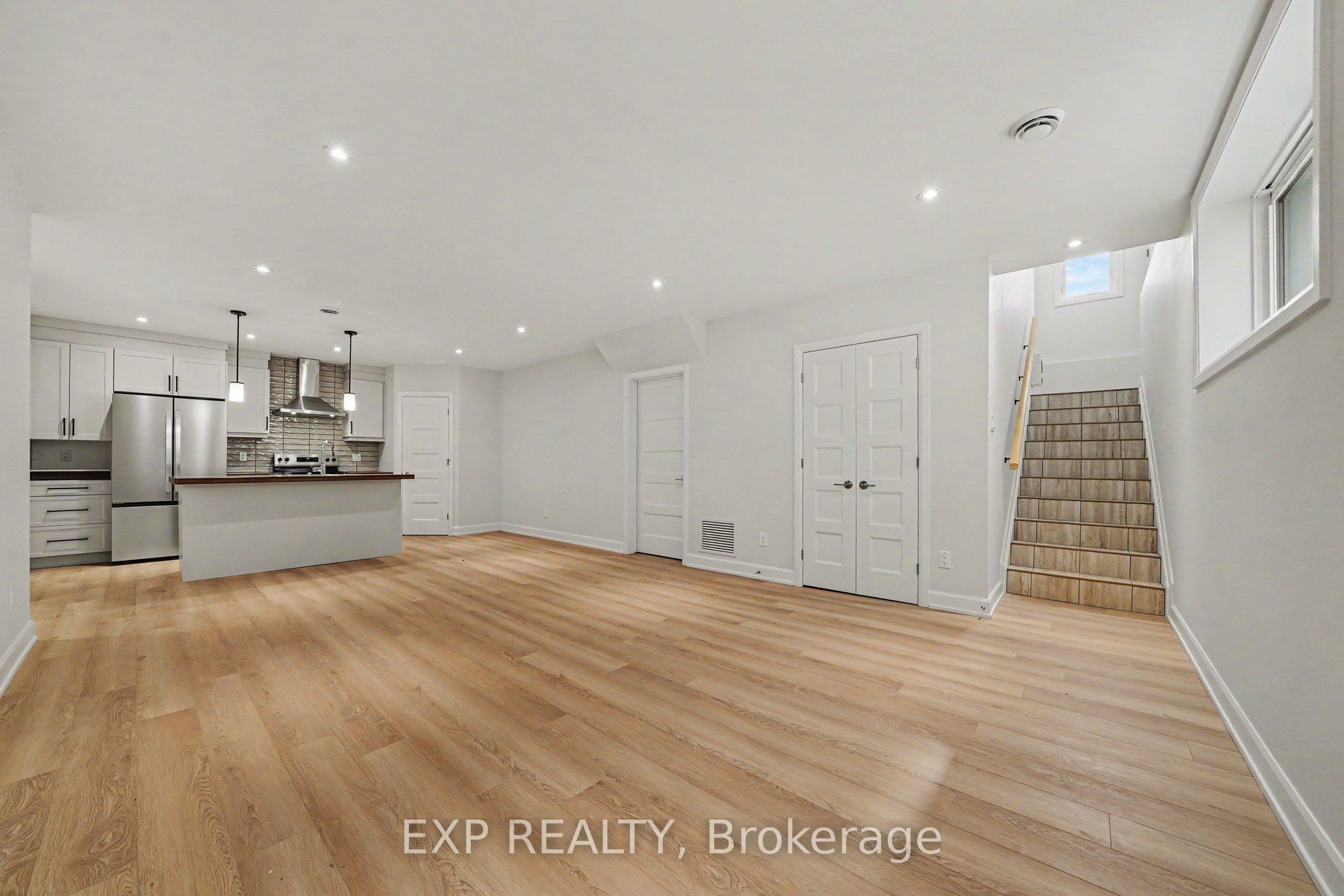 Residential Lease in Russell 4