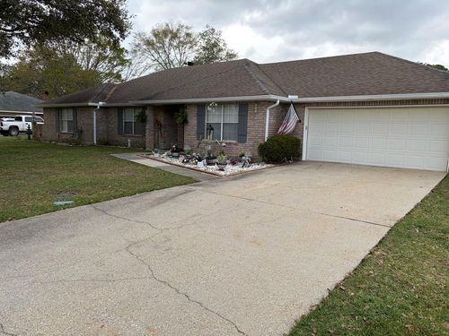 541 Millbrook Pkwy, Picayune, MS, 39466-2323 | Card Image