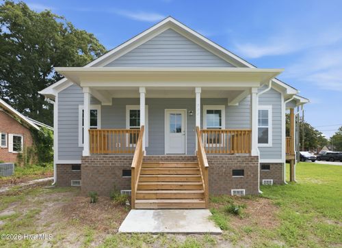 700 N Grace Ave, New Bern, NC, 28562-4444 | Card Image