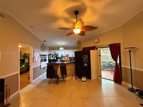 2901 San Remo Cir, Homestead, FL, 33035-1131 | Card Image