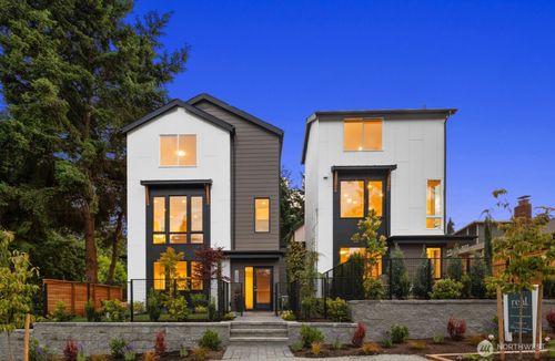 2667 51st Ave Sw, Seattle, WA, 98116-2205 | Card Image