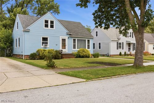 29783 Robert St, Wickliffe, OH, 44092-2217 | Card Image