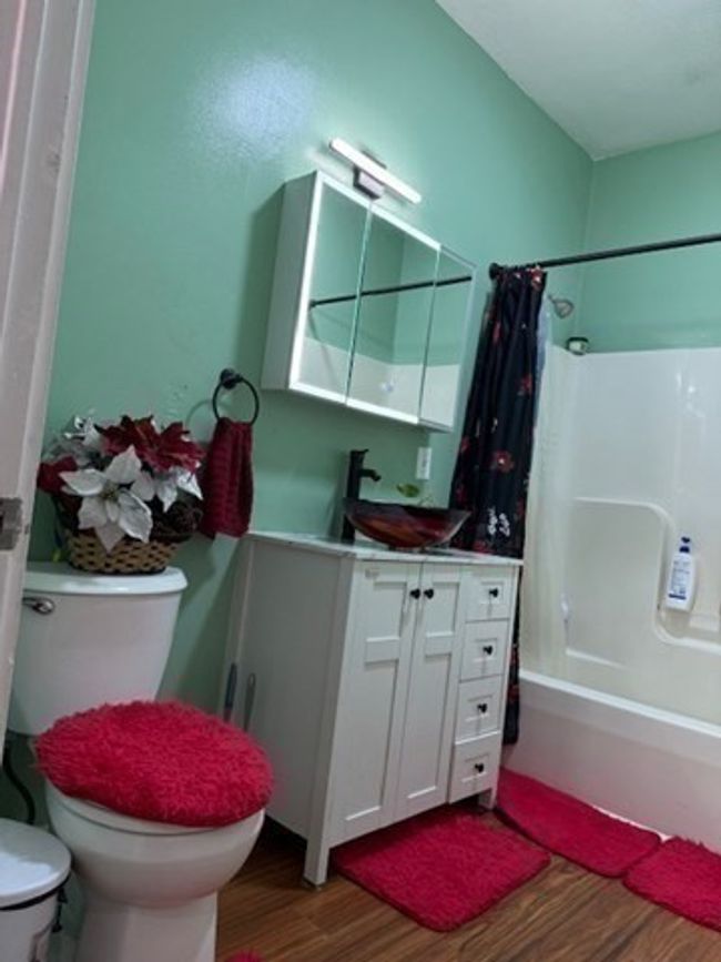 10 Byron St, House other with 4 bedrooms, 2 bathrooms and 4 parking in Worcester MA | Image 14