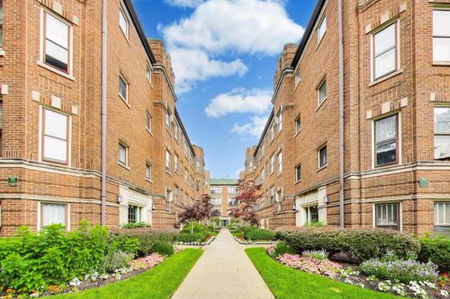 1w-719 Hinman Ave, Evanston, IL, 60202-2561 | Card Image