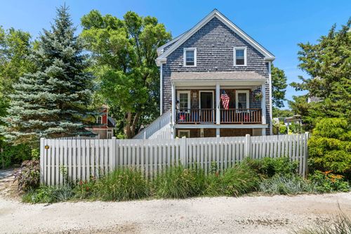 u16-16 Hensche Ln, Provincetown, MA, 02657-1568 | Card Image