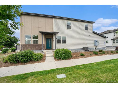 4760 Kittredge St, Denver, CO, 80239-5489 | Card Image