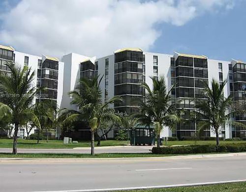 apt-314-20500 W Country Club Dr, Aventura, FL, 33180-1619 | Card Image