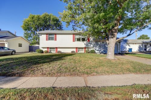 1439 Woods Ave, Camanche, IA, 52730-1043 | Card Image