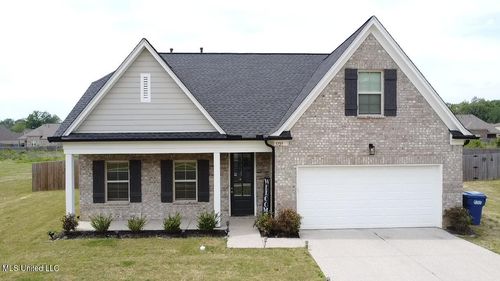 5727 Tucker Landing Dr, Horn Lake, MS, 38637-1067 | Card Image