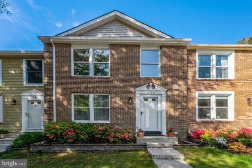 2036 Brooks Square Pl, FALLS CHURCH, VA, 22043-1756 | Card Image