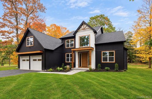 43 Maple Hill Dr, Millbrook, NY, 12545-6143 | Card Image