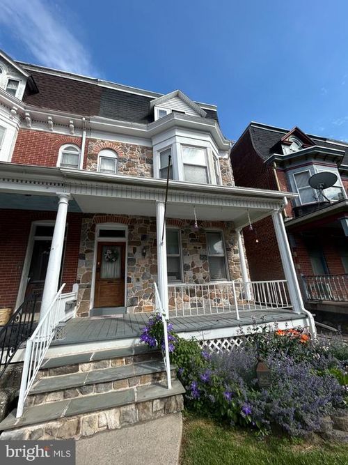 724 Pennsylvania Ave, YORK, PA, 17404-3140 | Card Image