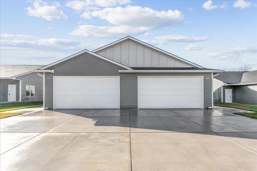 2933 Bunker Hill Dr, Wichita, KS, 67210 | Card Image