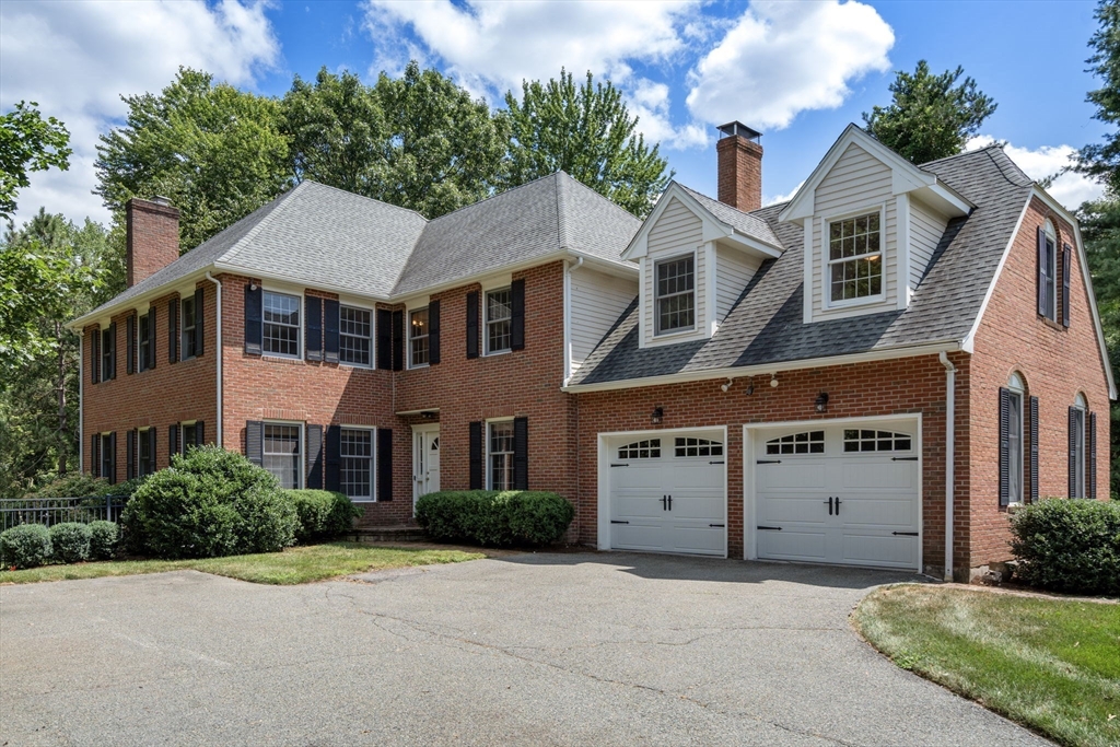 Buckskin Dr, Weston, MA 02493