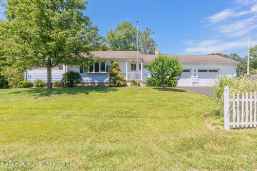 2 Dewitt Dr, Saugerties, NY, 12477-2251 | Card Image