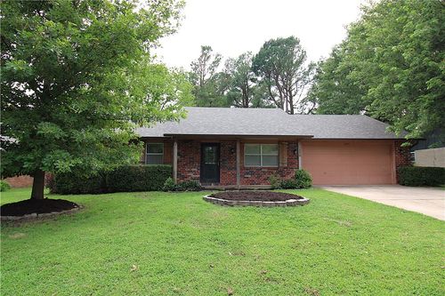 4204 Miller Dr, Springdale, AR, 72762-6626 | Card Image