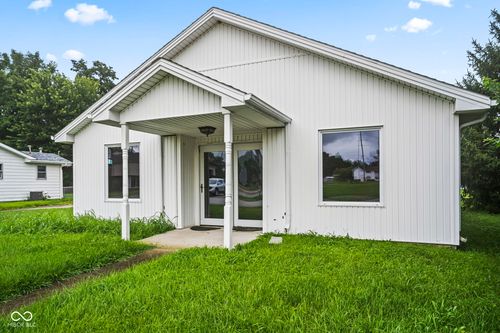 307 N Armstrong St, Crothersville, IN, 47229-1040 | Card Image