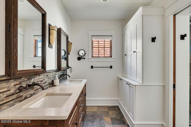20 Oak Ridge Blvd, House other with 4 bedrooms, 4 bathrooms and 6 parking in Saratoga Springs NY | Image 11