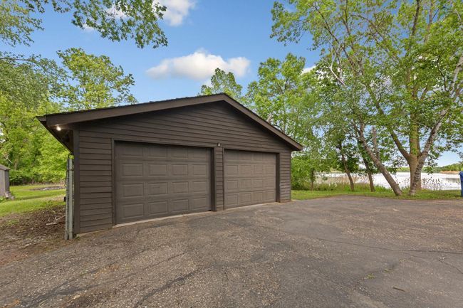 2 stall heated garage | Image 10