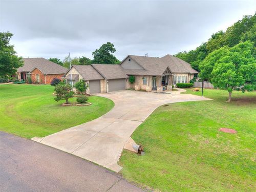 4205 Hidden Lake Circle, Moore, OK, 73160 | Card Image