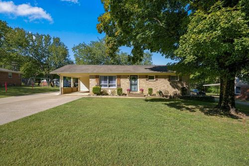 204 Park Cir, Waverly, TN, 37185-1419 | Card Image