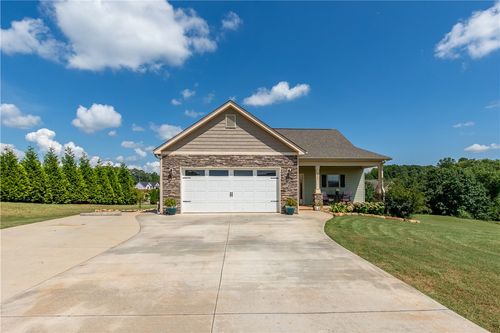 1907 Queen Dr, Walhalla, SC, 29691-3629 | Card Image