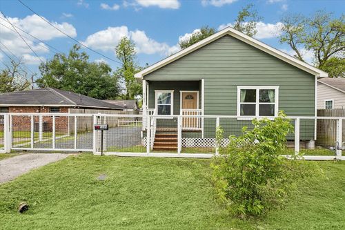 5105 Chapman St, Houston, TX, 77009-2207 | Card Image