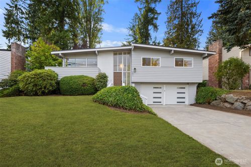 201 165th Ave Ne, Bellevue, WA, 98008-4517 | Card Image