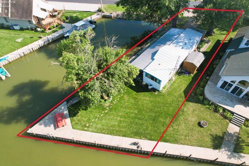 4799 E Marina Ave, Port Clinton, OH, 43452-3678 | Card Image