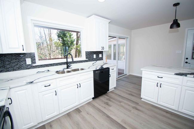 1883 Pine Tree Trl, House other with 3 bedrooms, 2 bathrooms and 2 parking in Gainesville GA | Image 7