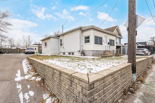 {{alt}} | Card Image