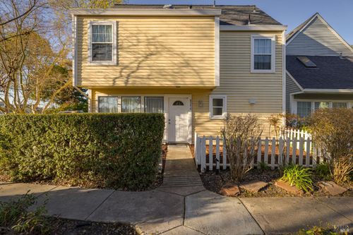 8294 Windmill Farms Dr, Cotati, CA, 94931-4580 | Card Image