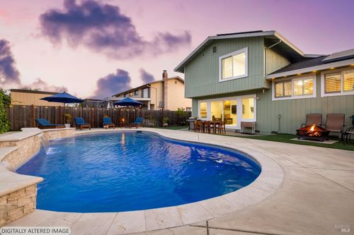 5328 Daniel Dr, Rohnert Park, CA, 94928-1738 | Card Image