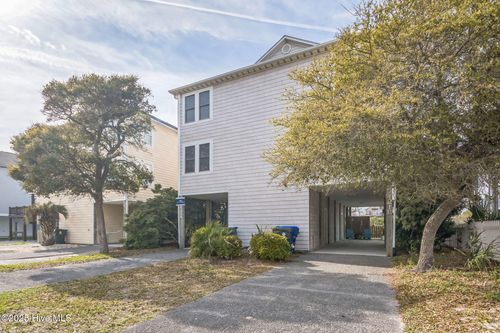421 N New River Dr, Surf City, NC, 28445-6607 | Card Image