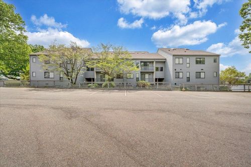 unit-802-45 Sailors Cove Dr, Moneta, VA, 24121-3397 | Card Image