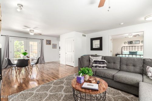 8315 E Orange Blossom Ln, Scottsdale, AZ, 85250-7317 | Card Image
