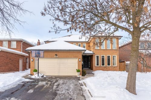 1135 Manor Rd, Oakville, ON, L6M1G3 | Card Image
