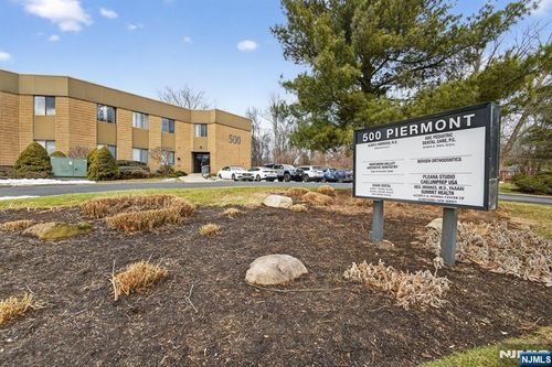 500 Piermont Rd, Closter, NJ, 07624-2845 | Card Image