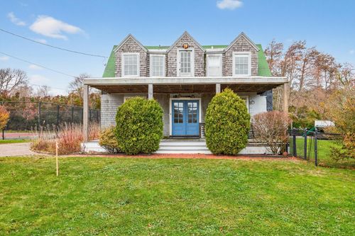9 Hedge Ln, Falmouth, MA, 02540-2616 | Card Image
