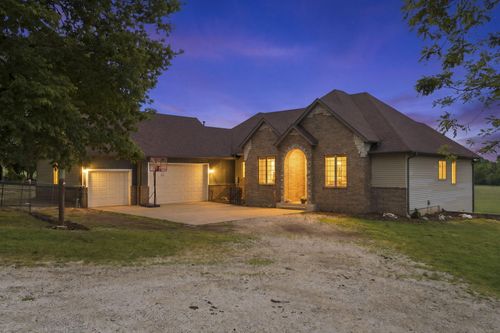 8202 N Farm Road 53, Walnut Grove, MO, 65770-2720 | Card Image
