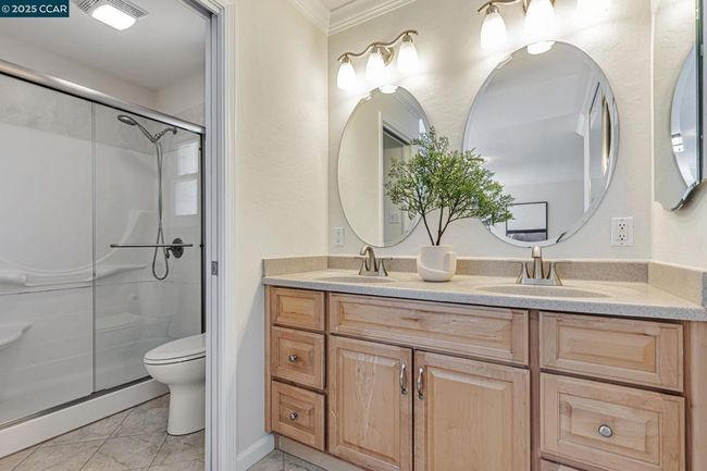 Primary Bathroom | Image 13