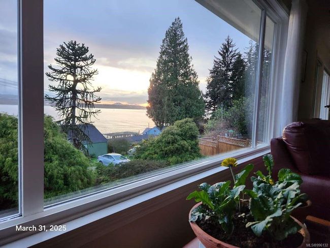 367 Pine St, House other with 3 bedrooms, 2 bathrooms and 2 parking in Alert Bay BC | Image 6