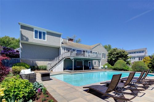 172 Eustis Ave, Newport, RI, 02840-2864 | Card Image
