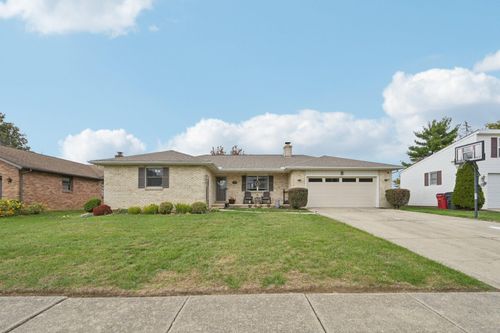 4427 Dawn Dr, Grove City, OH, 43123-3554 | Card Image