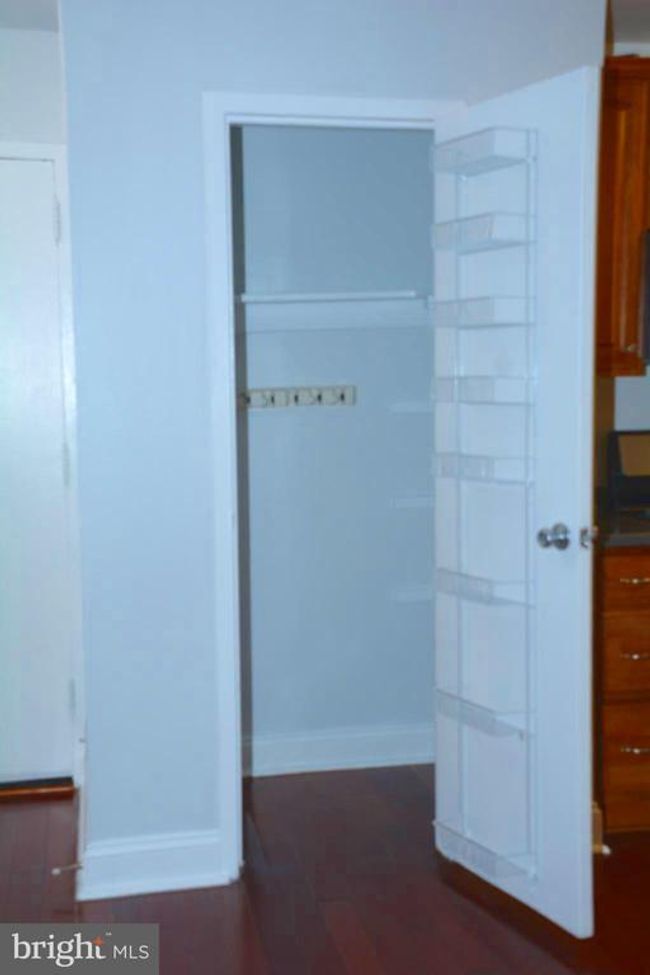 UNIT-101 - 5340 Holmes Run Pkwy, Condo with 1 bedrooms, 2 bathrooms and null parking in ALEXANDRIA VA | Image 8