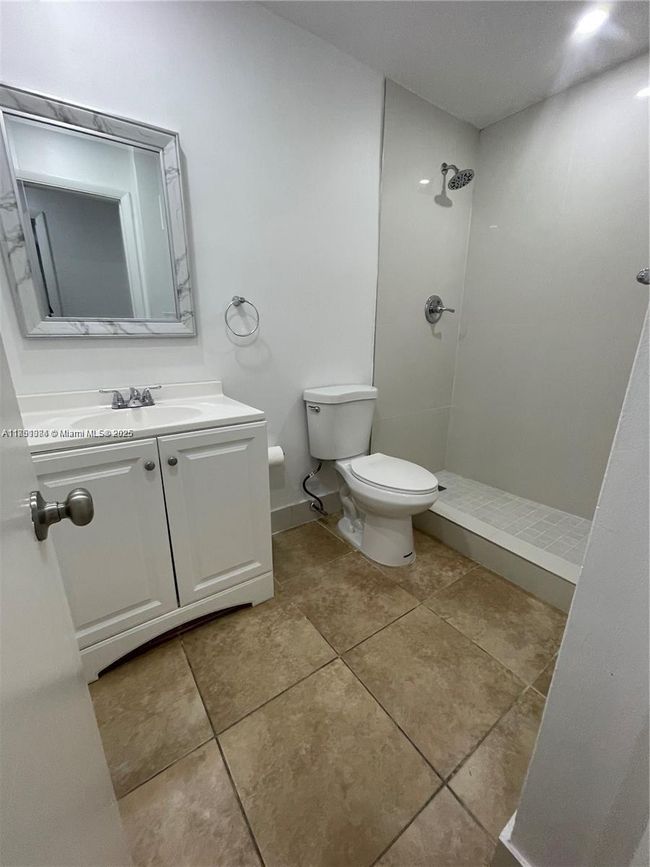 APT-26 - 8607 Sw 68 Th Ct, Condo with 2 bedrooms, 1 bathrooms and null parking in Pinecrest FL | Image 12
